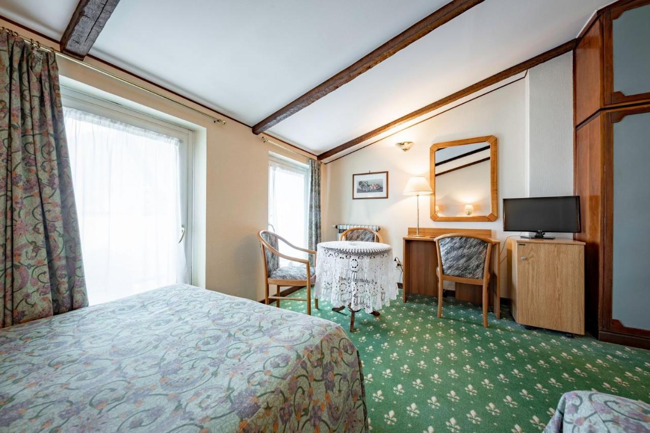 Hotel Elena Saint-Vincent Exteriör bild